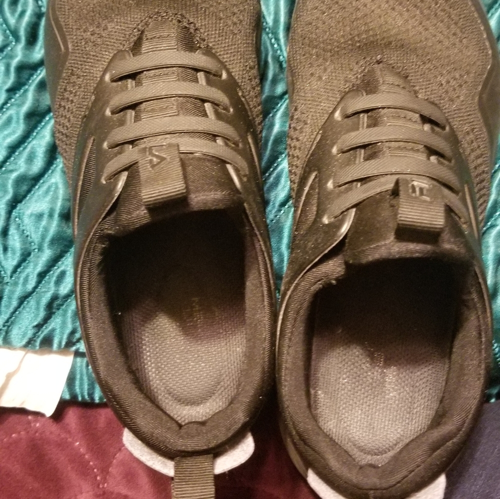 Men's 8.5 EEEE shoes